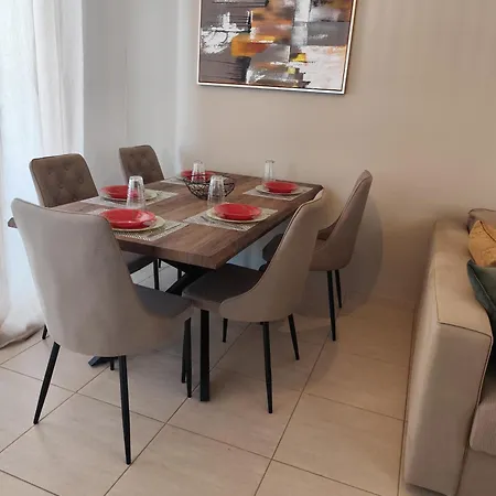 Julia * ラルナカ