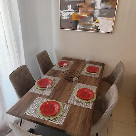 Julia Λάρνακα